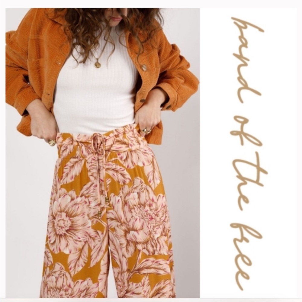 NWOT- Band of the Free Floral Wide Leg Pants. - Picture 3 of 6